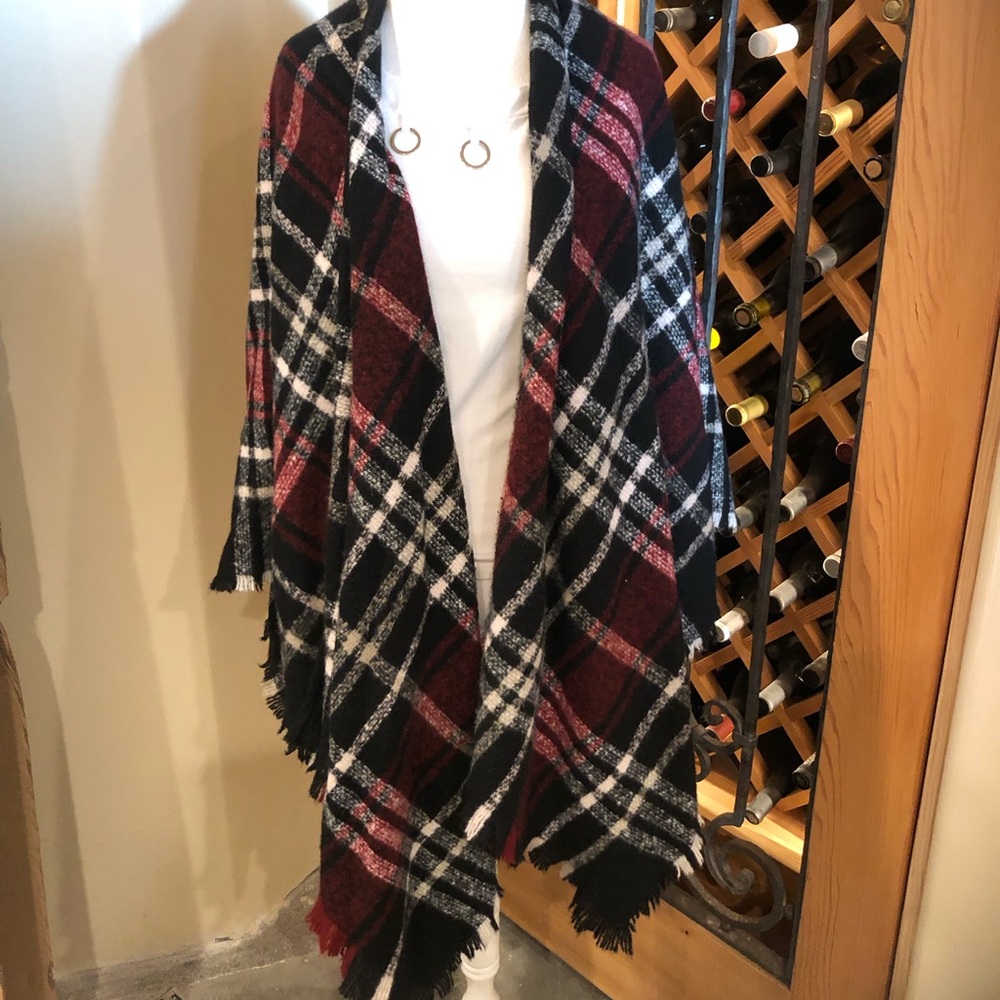 Beautiful Black, Burgundy and  White Wrap